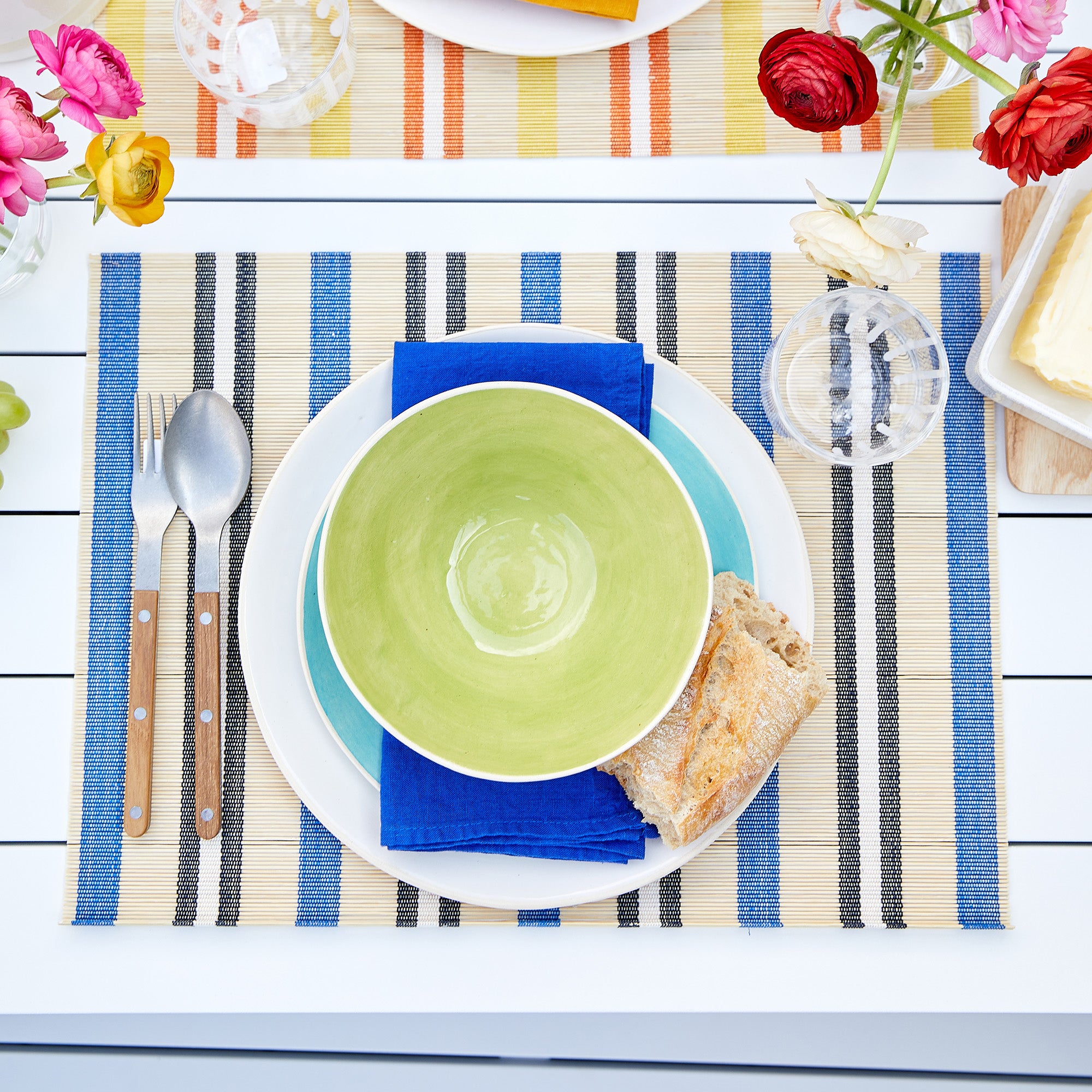 Exclusive%20Studio%20Soup%20Bowl%20in%20Irish%20Green image 5 _lifestyle_