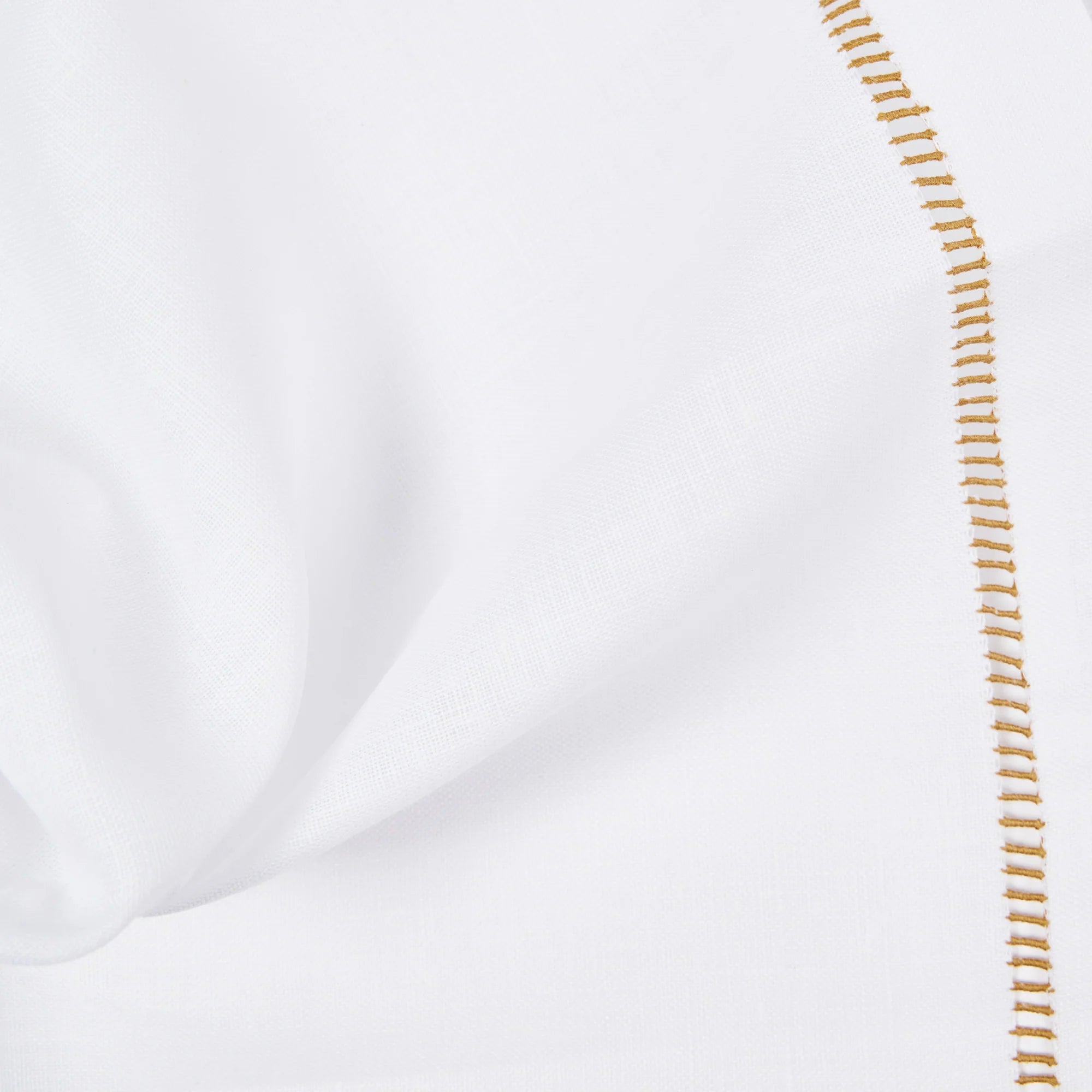 منديل لادر أبيض و ذهبي