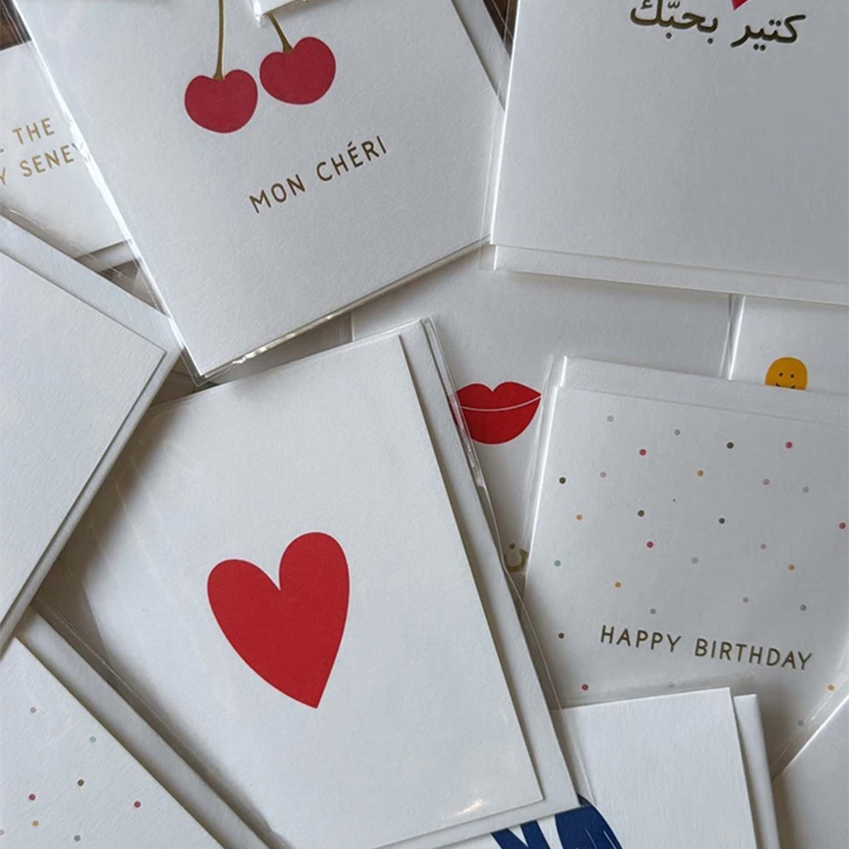 بطاقة تهنئة مزينة بقلب